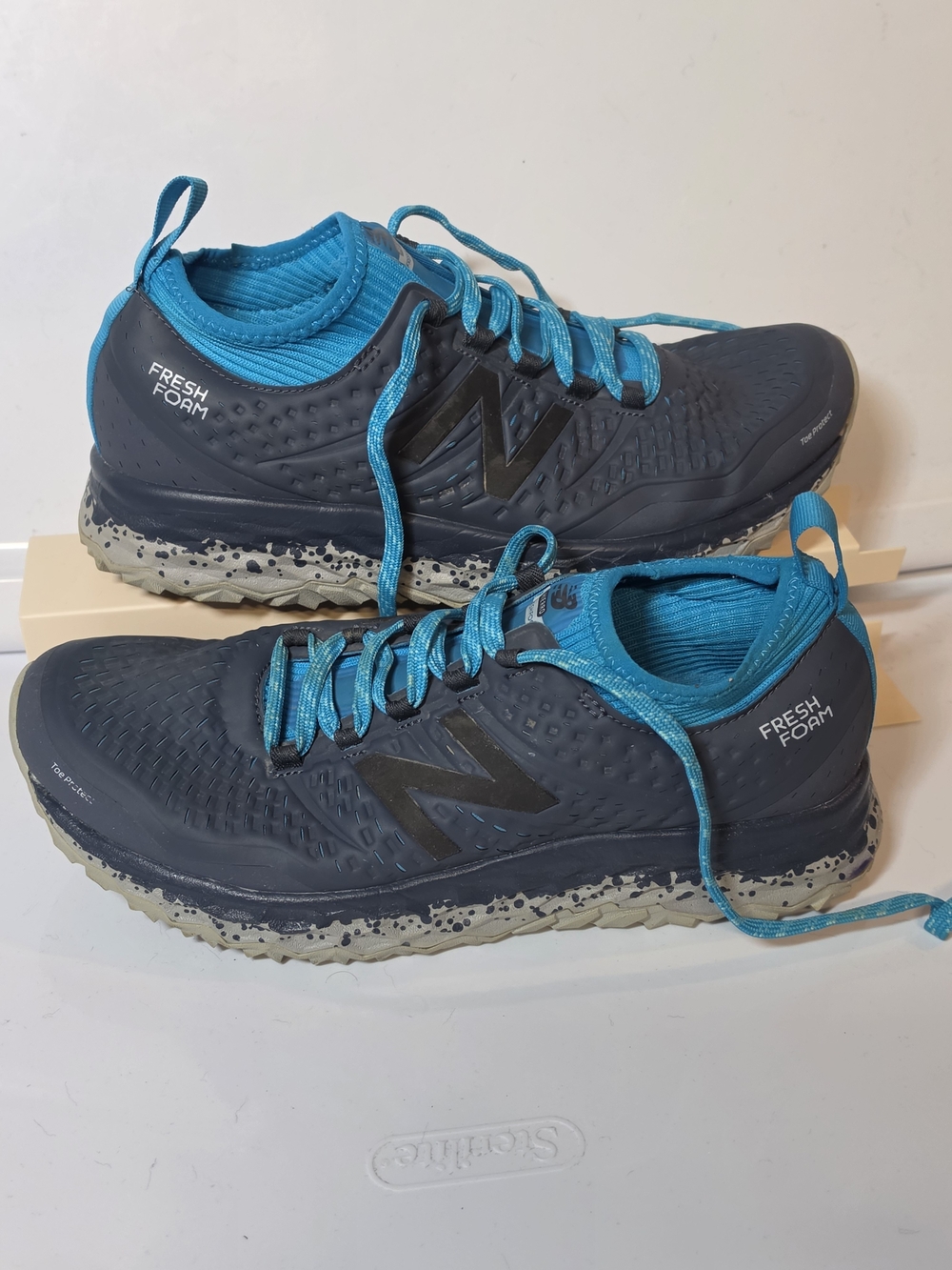 New Balance Fresh Foam Hierro v3 trail running shoes Women's Size 9